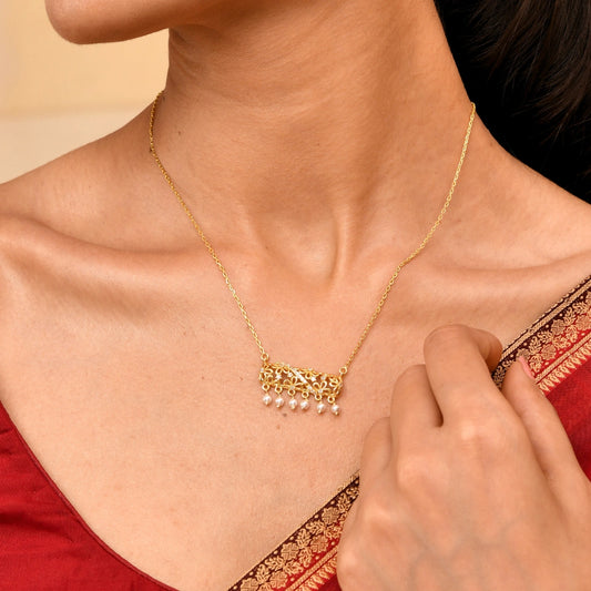 Roovi Flora Pearl Necklace in 925 Silver with 22kt Gold Plating