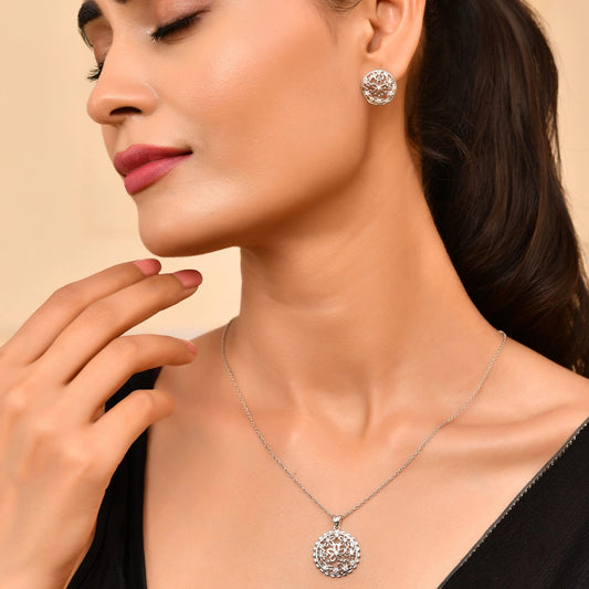 Roovi Sun Kissed Flower 925 Silver Necklace with 22kt Gold Plating